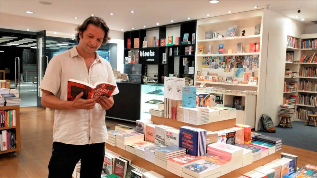 Os clientes mais que fiéis das livrarias cariocas