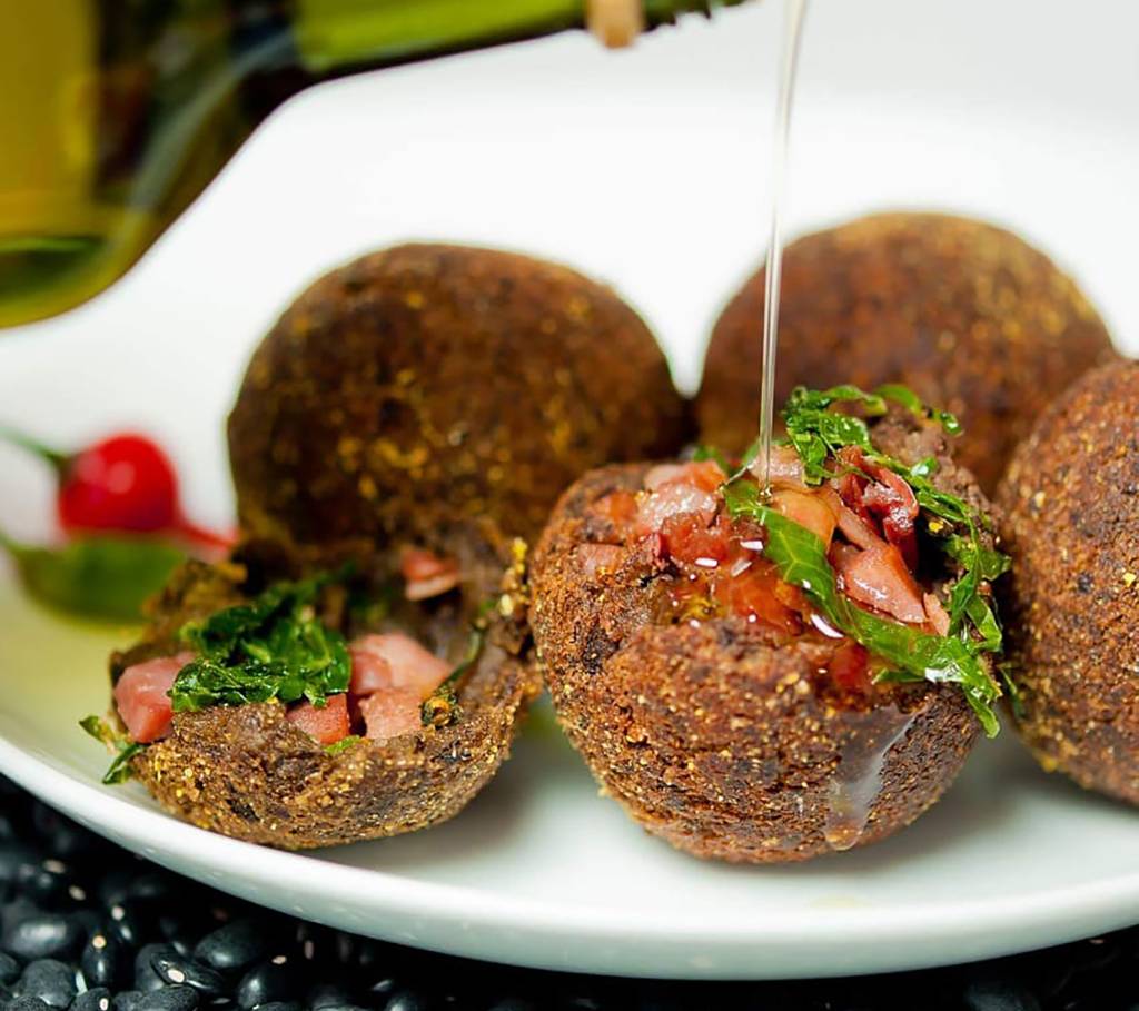 Leme ganha bar com cardápio elaborado pelo chef Didier Labbé