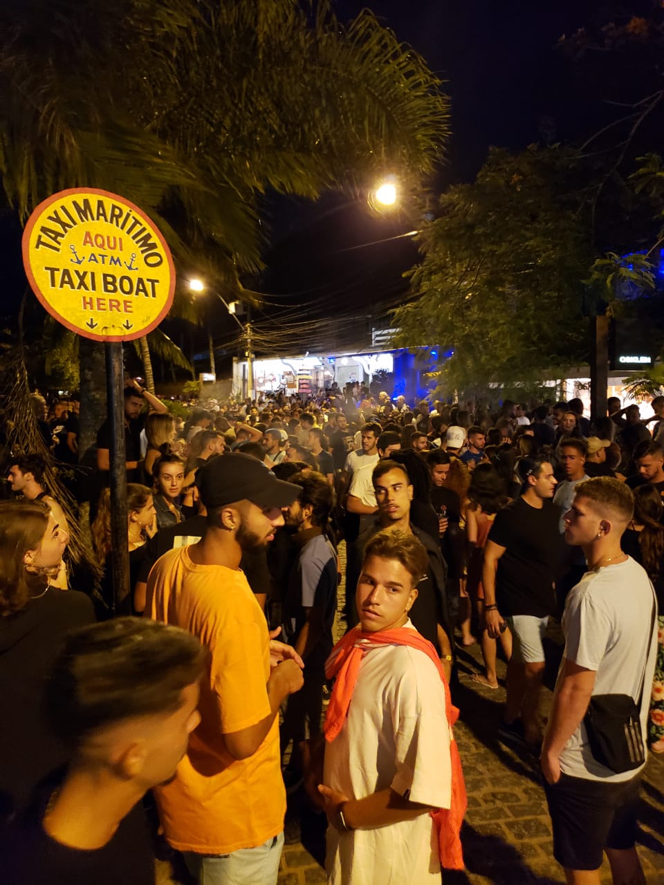 Covid-19: após lockdown, Búzios tem aglomeração recorde e bares multados