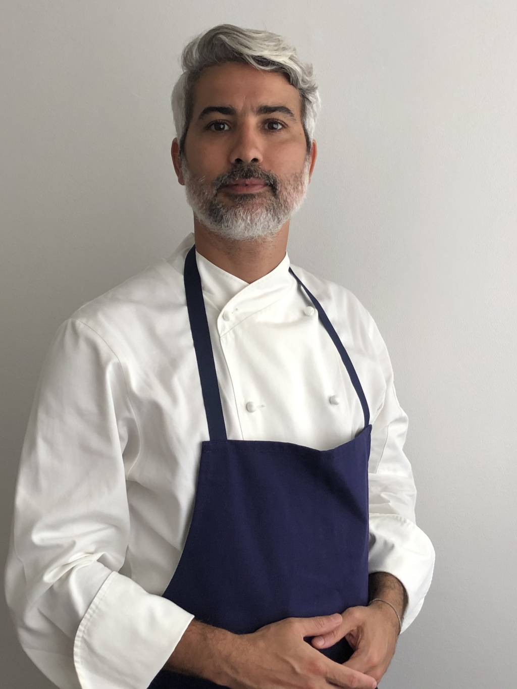 Chef Thiago Rossetti ensina a fazer seu arroz indiano com vegetais