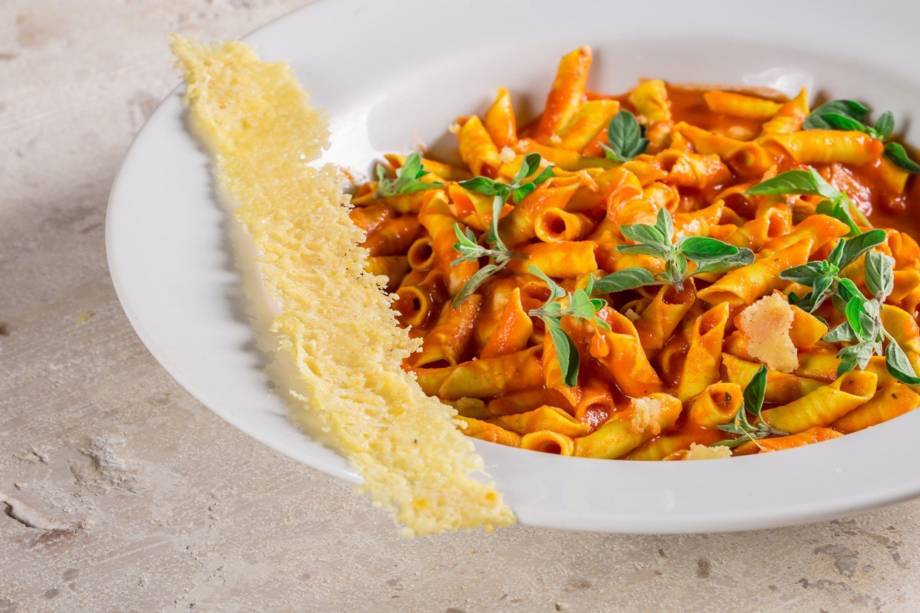 Anna: garganelli ao molho cremoso Anna: garganelli ao molho cremoso