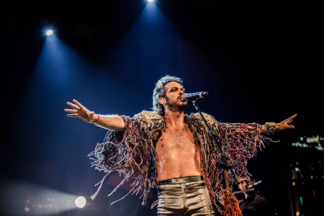 Fotos DVD Almério Almerio, que sobe ao palco com toda a força de sua voz e performance, já anunciou em suas redes que vai gravar Cazuza.