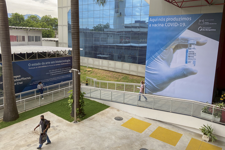 centro-henrique-penna-credito-bernardo-portella.jpg O prédio do Complexo Tecnológico de Vacinas, de Bio-Manguinhos: ponto nevrálgico da produção do imunizante contra a Covid-19 -