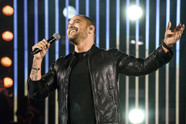 Ritmo de verão: Diogo Nogueira apresenta novos álbuns em show no Vivo Rio