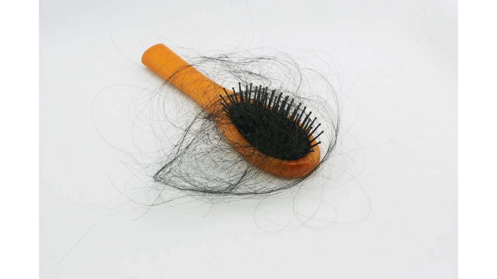 Pós-Covid-19: queda de cabelo atinge 1 em cada 4 pacientes