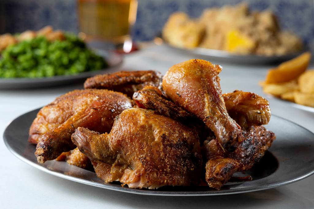 Galeto Rainha: a nova empreitada do chef Pedro de Artagão no Leblon