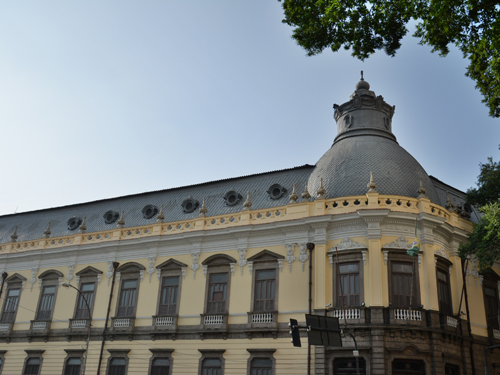 Colégio Pedro II alerta risco de fechar as portas por cortes no orçamento