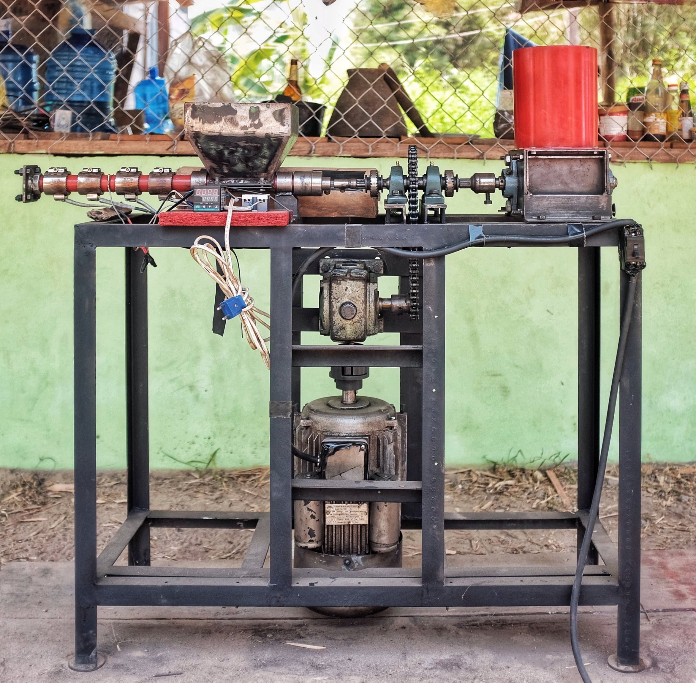 Foto mostra m&aacute;quina de reciclagem