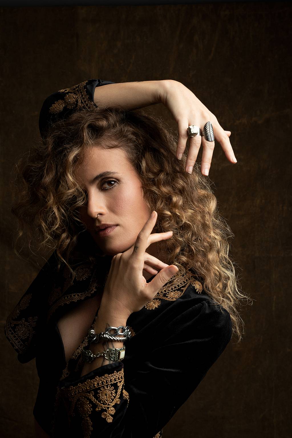 Ana Cañas é a convidada do FARO AO VIVO, agora na Nova Brasil FM