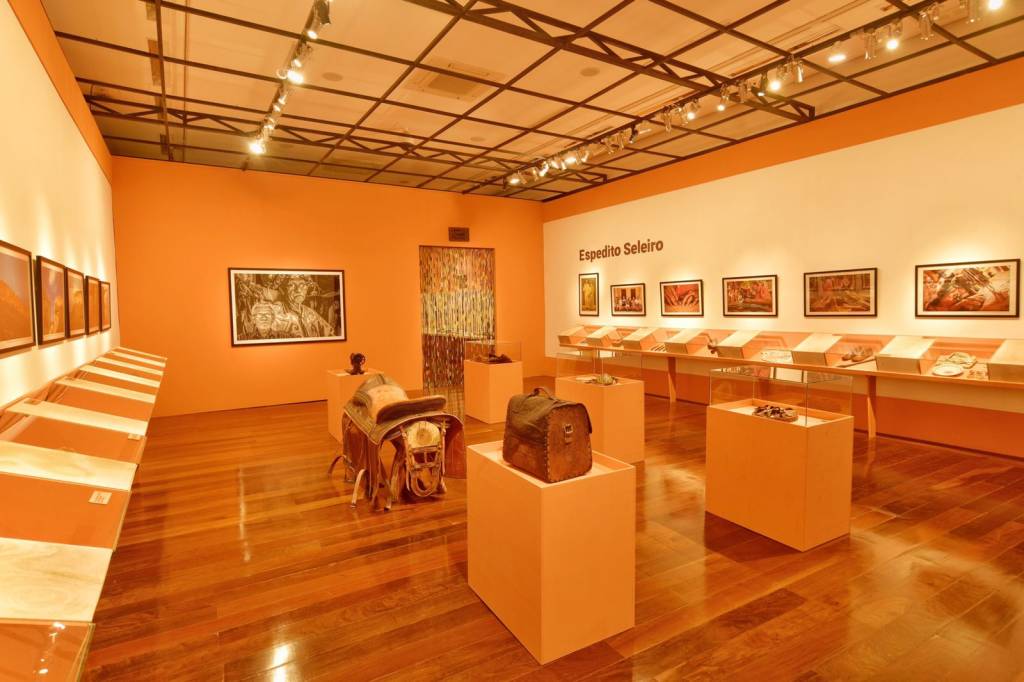 Mestre cearense da arte em couro ganha exposição no Centro do Rio