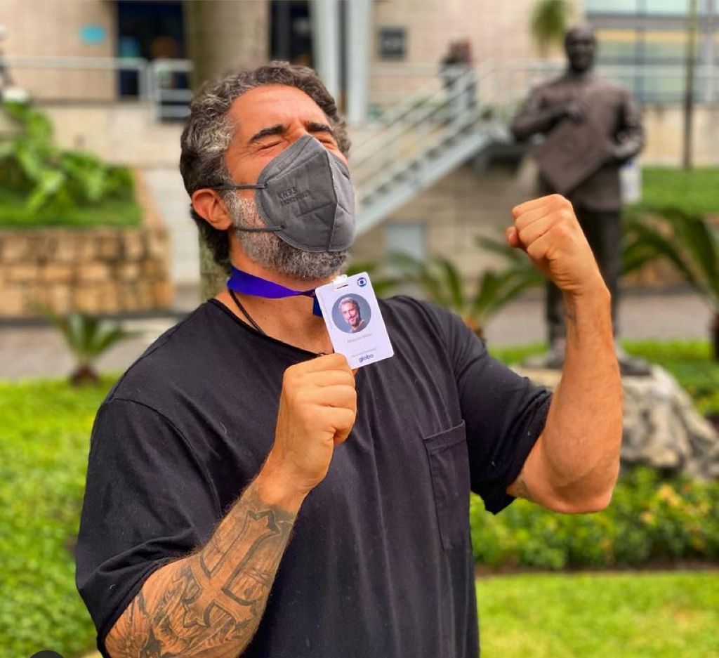 Já com data de despedida na Globo, Marcos Mion ‘felizão’ vira meme