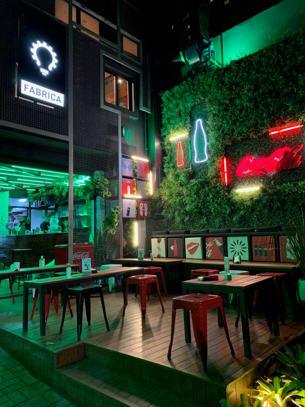 Parque Lab_ambiente_crédito Rafaela Peres O ambiente: mesas e muito verde