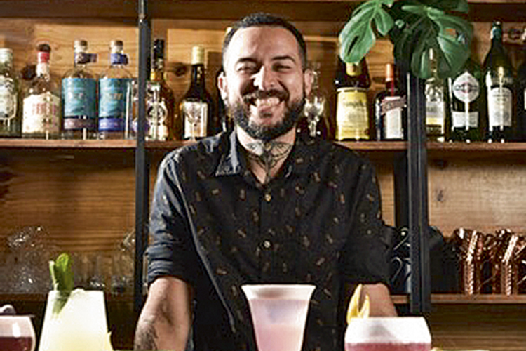 Vian Cocktail Bar: bartender premiado foi convidade pelo Sebastian