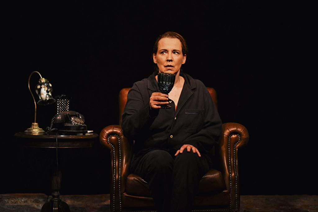 Solidão apavora: Ana Beatriz Nogueira volta aos palcos em monólogo dramático