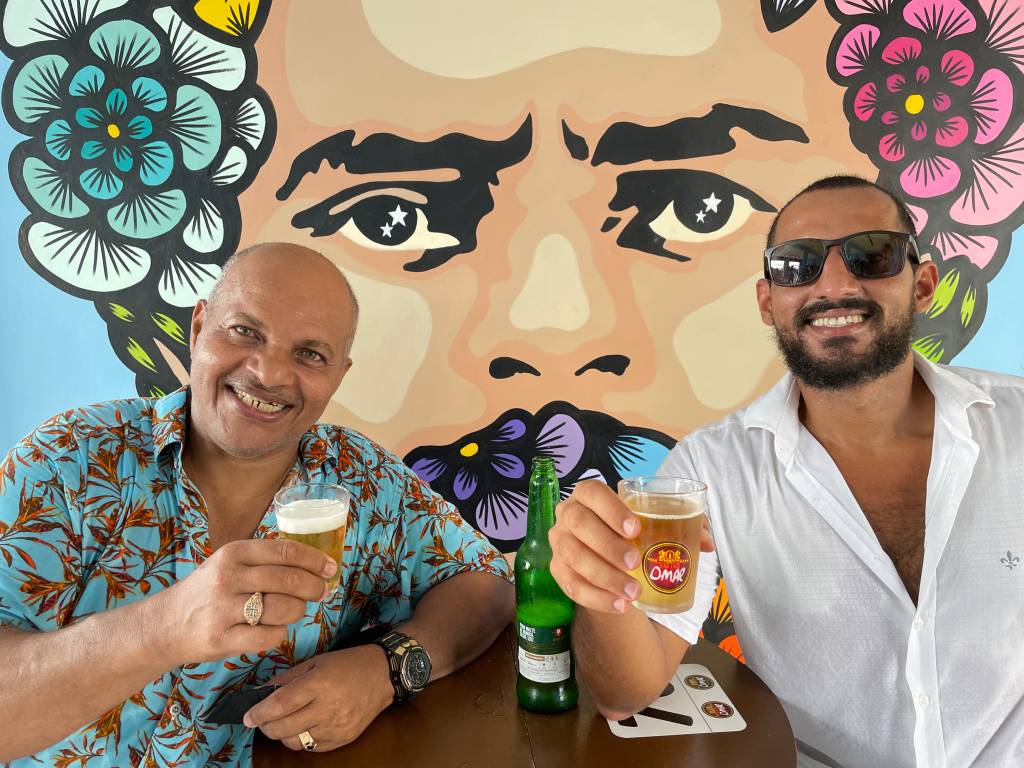 Bar do Omar: o último que abre