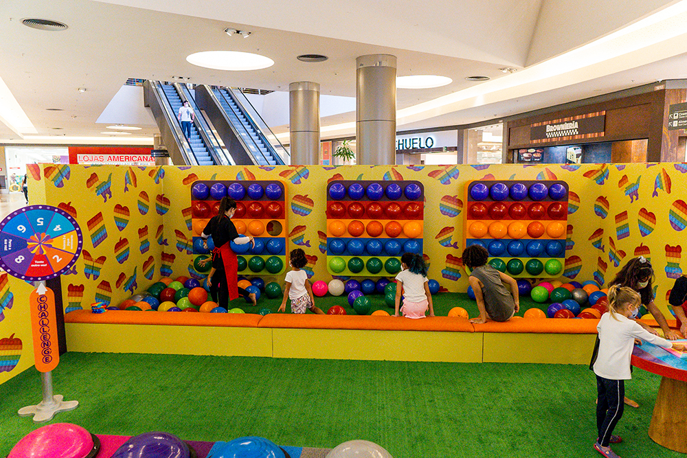 De pop-its a brinquedos nostálgicos: as novas atrações dos shoppings