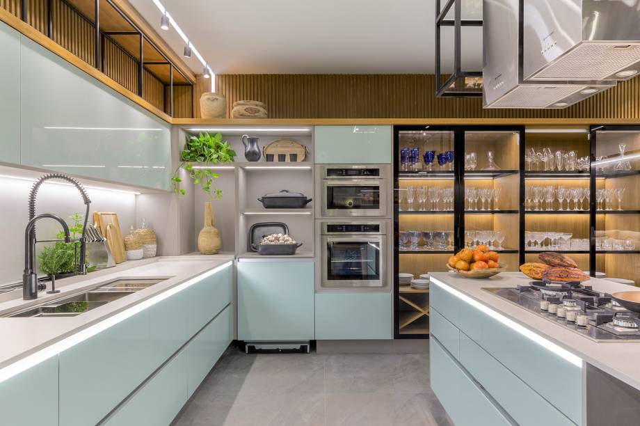 Cozinha 21, projeto de Rubiana Teixeira para a CASACOR Goiás 2021. Cozinha 21, projeto de Rubiana Teixeira para a CASACOR Goiás 2021.