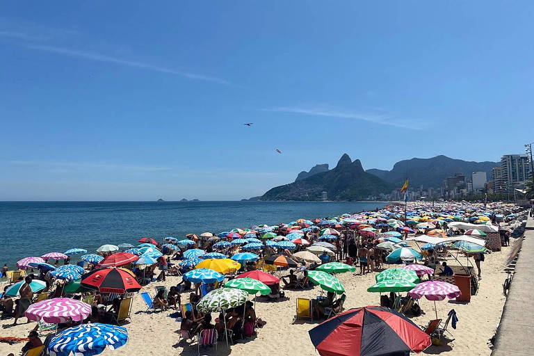 Praia de Ipanema terá dois mutirões de limpeza neste sábado (22)