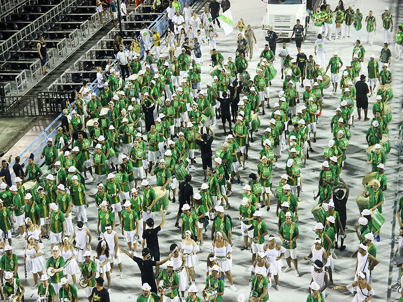 Após reclamação do prefeito, ensaios na Sapucaí vão começar mais cedo