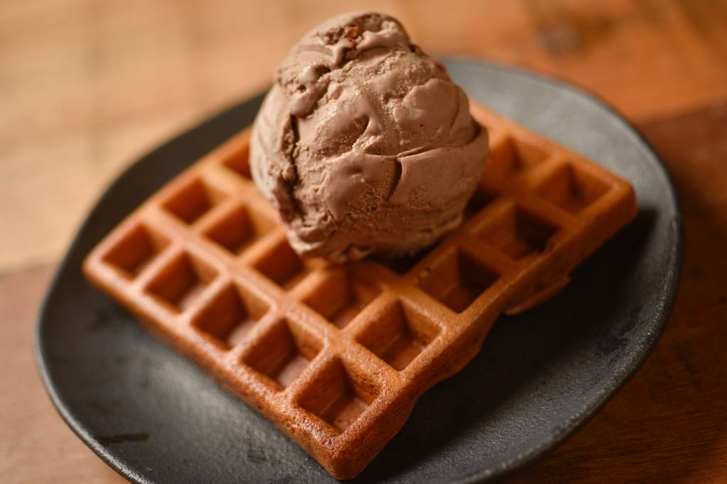 Blaus – Foto Bruno de Lima 228 – Wafle A sorveteria Blaus tem massa feita com farinha de tapioca, castanha-do-Pará e cumaru