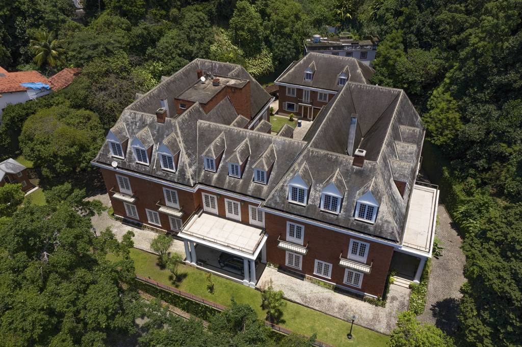 Mais cara casa à venda no país custa 220 milhões de reais. Quem compra?