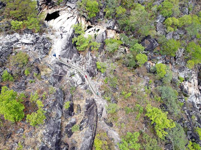 A trilha para o mirante da janela: dificuldade média