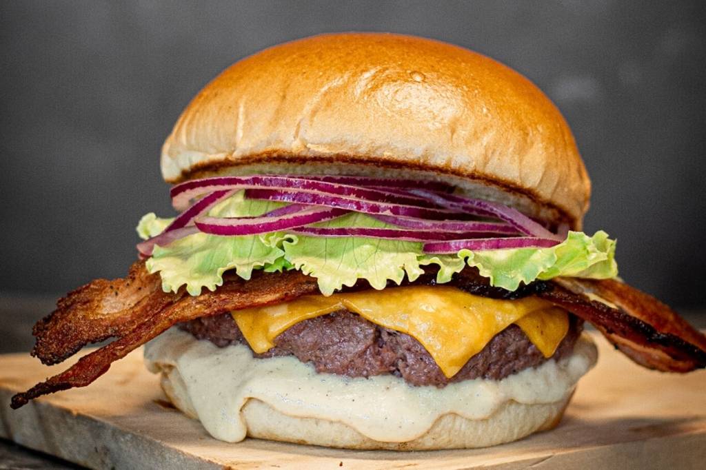 Da Tijuca para o mundo: conheça as novas lojas da hamburgueria Bucaneiros