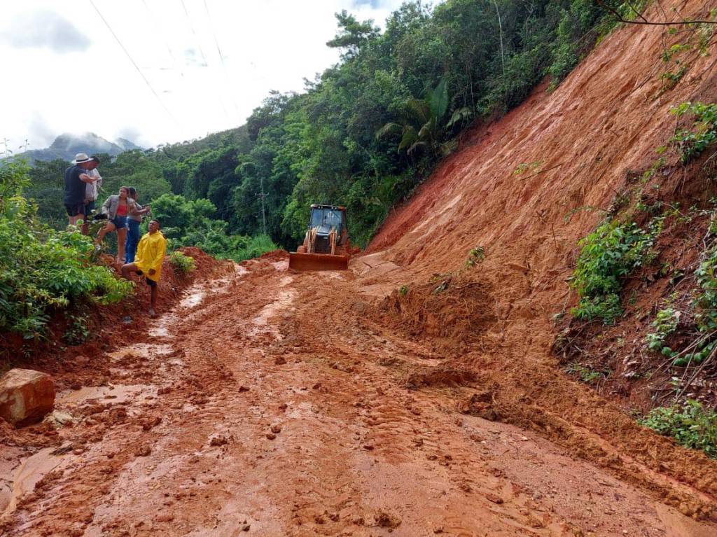 Na região serrana, mulher morre após ser levada por correnteza de rio