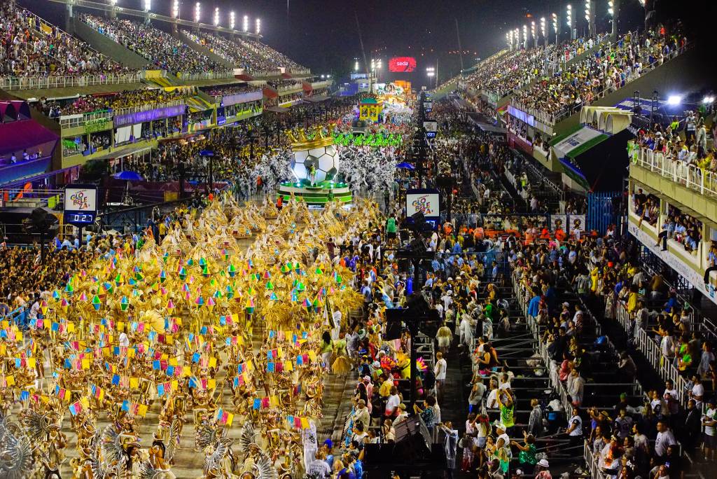 Imperatriz e Mangueira abrem os desfiles na Sapucaí nesta sexta (22)