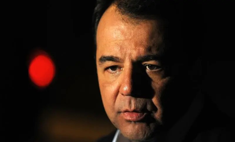 A nova casa de Sérgio Cabral, onde só o condomínio custa 3500 reais