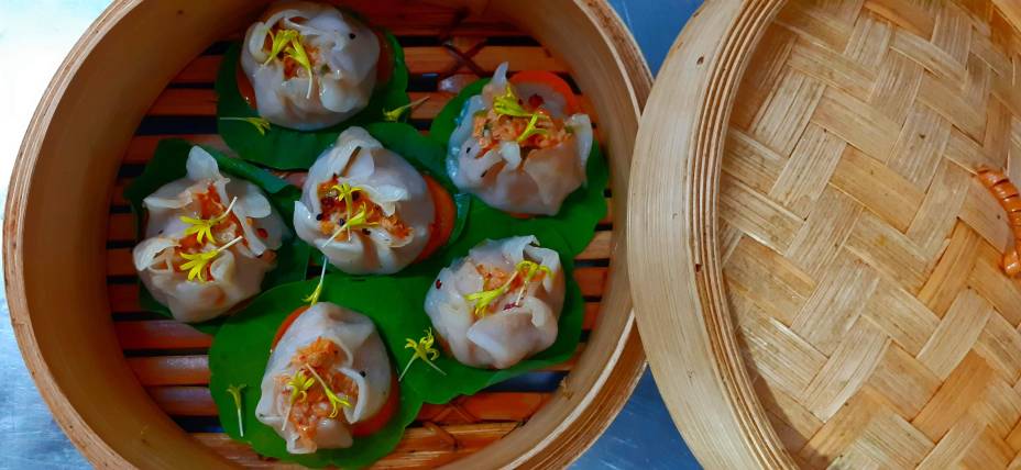 Dim Sum Rio: trouxinhas de massa de arroz cozidas no vapor que dão nome ao estabelecimento Dim Sum Rio: trouxinhas de massa de arroz cozidas no vapor que dão nome ao estabelecimento