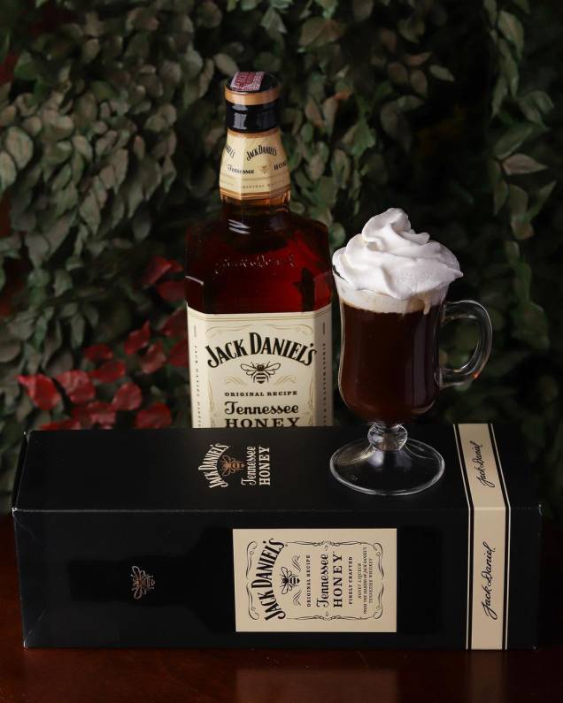Dark irish coffee: versão alcoólica da bebida Dark irish coffee: versão alcoólica da bebida