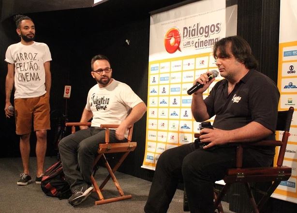 Alma Suburbana Foto do debate em comemoração aos dez anos do filme Alma Suburbana.No Ponto Cine, em Guadalupe, no dia 4 de Novembro de 2017.Sentado de camisa preta, Luiz Claudio e, sentado de camisa branca, Rafael Mattos