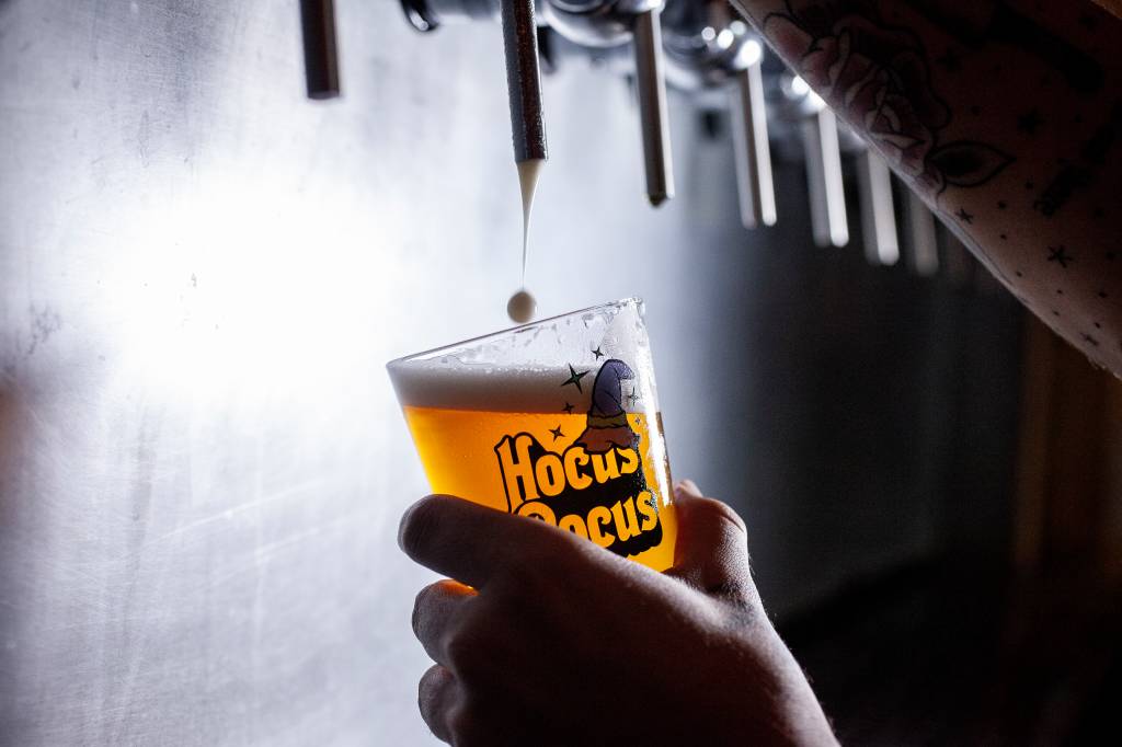 2018-11-28 – – Hocus Pocus DNA 56 (1) (1) Hocus Pocus: cervejaria faz seleção de suas melhores IPAs nas torneiras de Botafogo