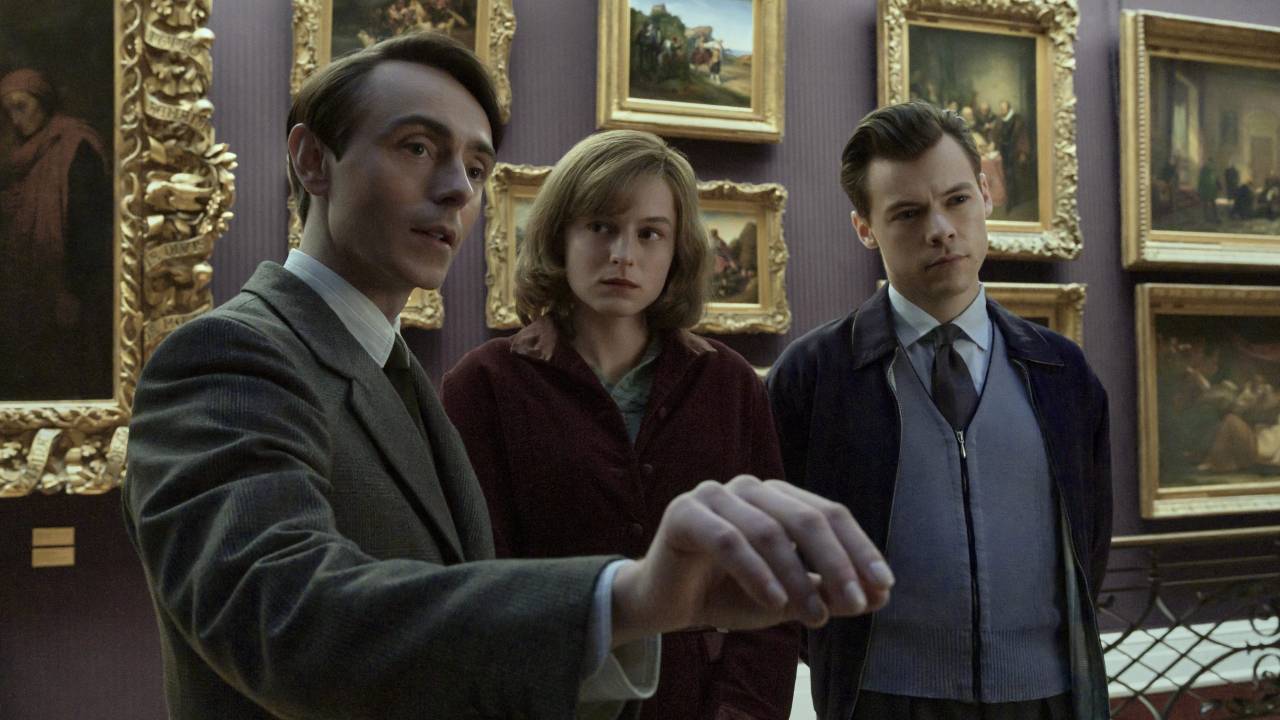 Foto mostra cena de filme com Hary Syles