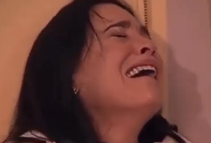 Foto mostra Regina Duarte chorando