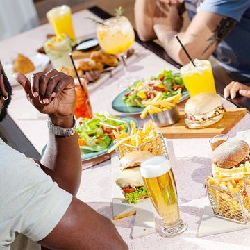 Jo and Joe: pratos, hambúrgueres e drinques estão no cardápio Jo and Joe: pratos, hambúrgueres e drinques estão no cardápio