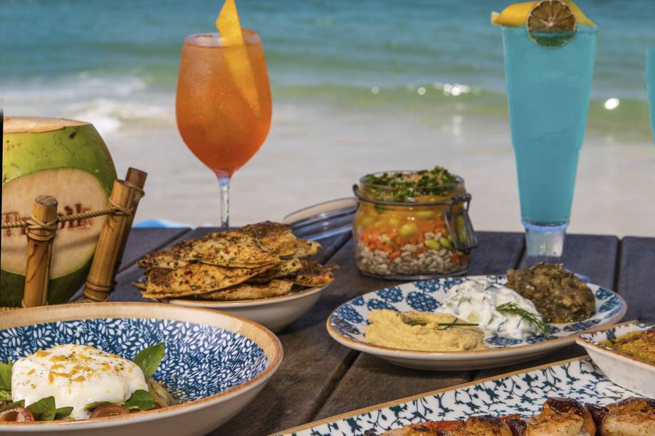 Sabores com sotaque grego e esse visual: um programão no Tropik Sabores com sotaque grego e esse visual: um programão no Tropik