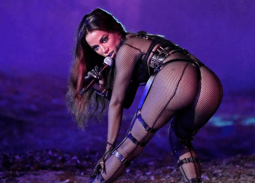 Anitta: cantora está no timaço que vai animar a torcida