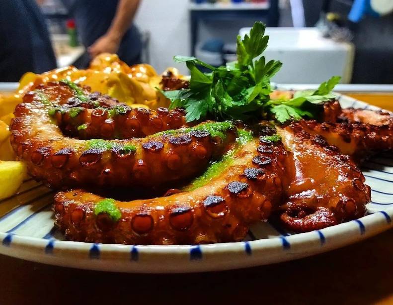 Boutique do Mar: polvo com batatas bravas Boutique do Mar: polvo com batatas bravas