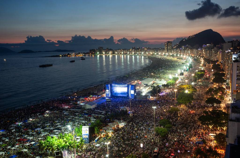 Trânsito em Copacabana será bloqueado a partir das 19h30 no Réveillon