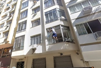 O condomínio, localizado na Rua Figueiredo Magalhães, em Copacabana, onde teria sido instalado um clube de sexo com show de strip na cobertura — Foto: Reprodução