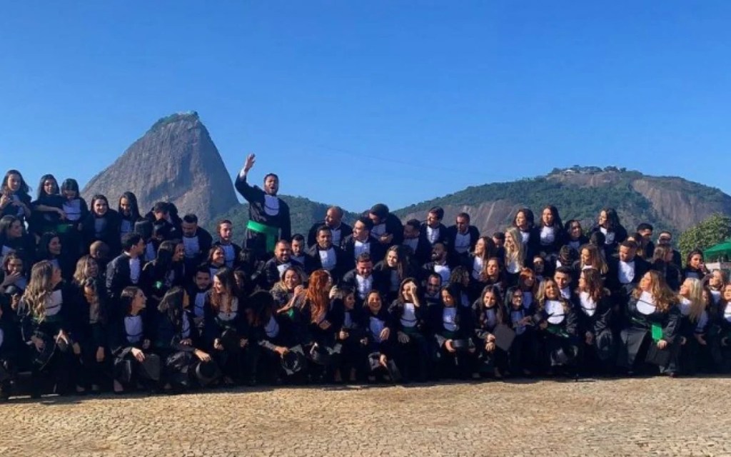 Formandos da Uerj apontam calote de R$ 1 milhão de empresa de festas