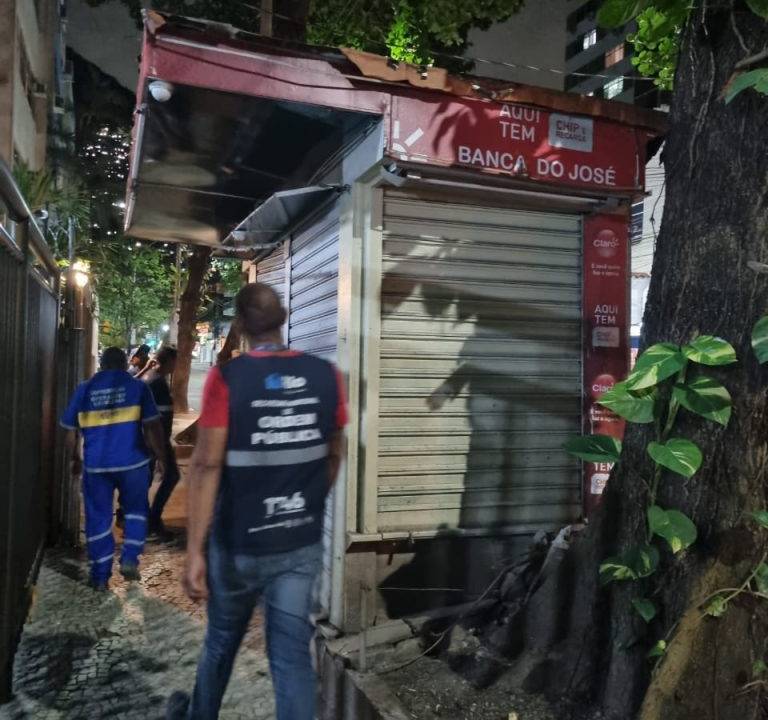 banca de jornal removida em Botafogo divulgação