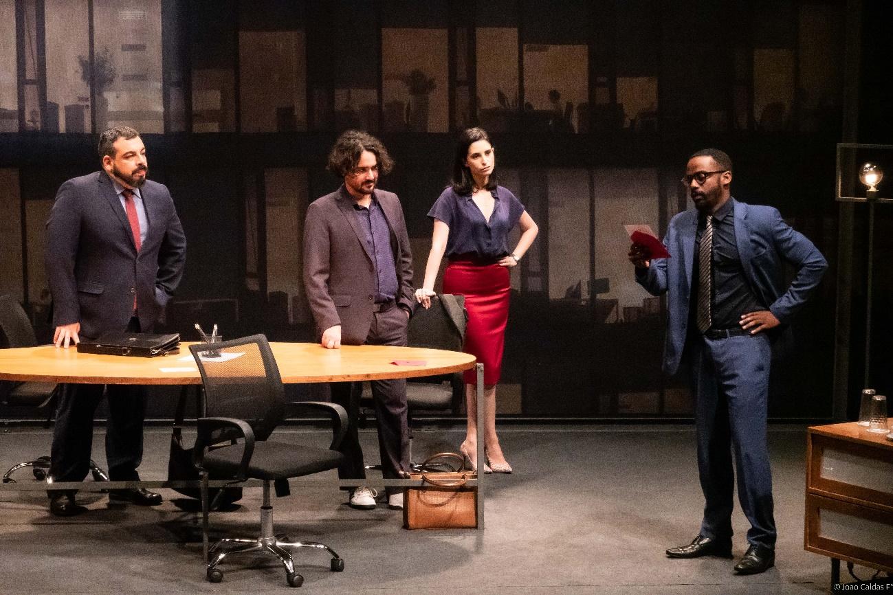 Lilia Cabral, Lázaro Ramos e as principais estreias da semana nos teatros