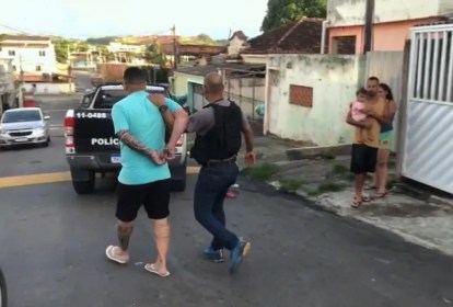 Polícia cumpre mandado de prisão na Operação Ligação Direta