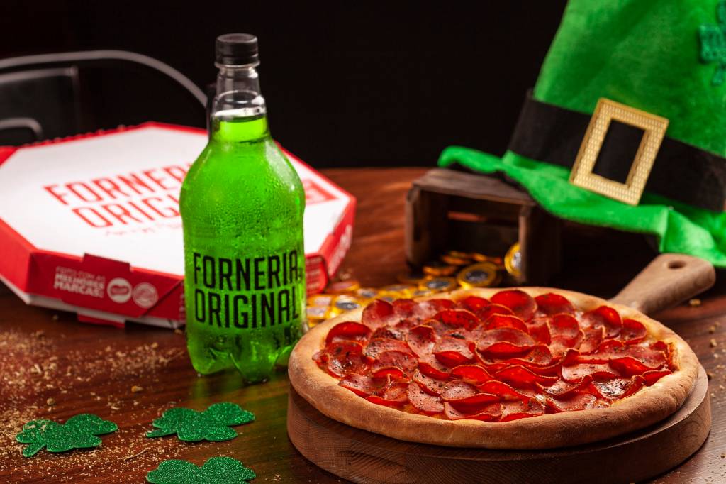 Forneria Original_Chopp Verde-credito Raphael Nogueira Forneria: delivery de chope verde Three Monkeys no litro