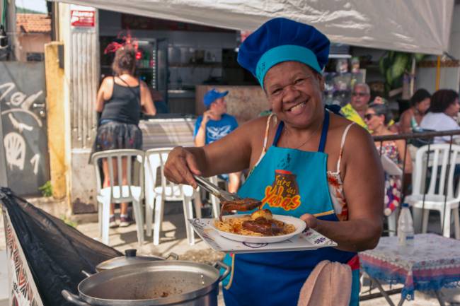 Feira das Yabás Feira das Yabás completa 15 anos e tem show de Leci Brandão