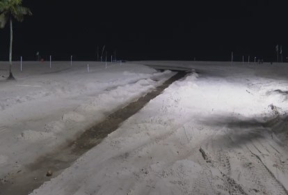 Esgoto pode ser visto nas areias da Praia de Copacabana ao longo do fim de semana