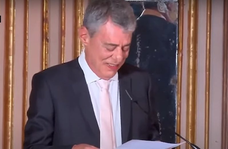 Finalmente! Após boicote de Bolsonaro, Chico Buarque recebe Prêmio Camões